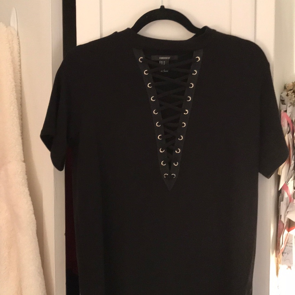 Forever 21 size M lace up top never worn